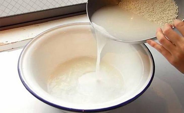 Nước vo gạo cũng có các thành phần làm trắng da hiệu quả