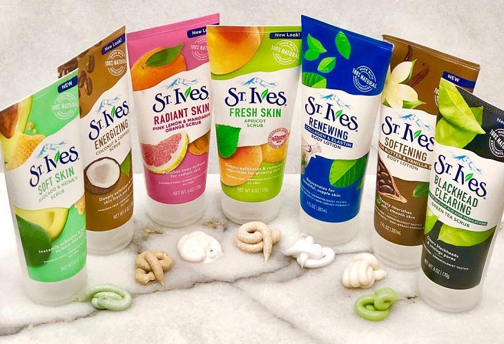 St.Ives có đa dạng dòng sản phẩm tẩy tế bào chết phù hợp từng loại da