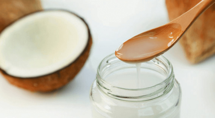 Dưỡng thể với dầu dừa giúp chăm sóc làn da toàn diện