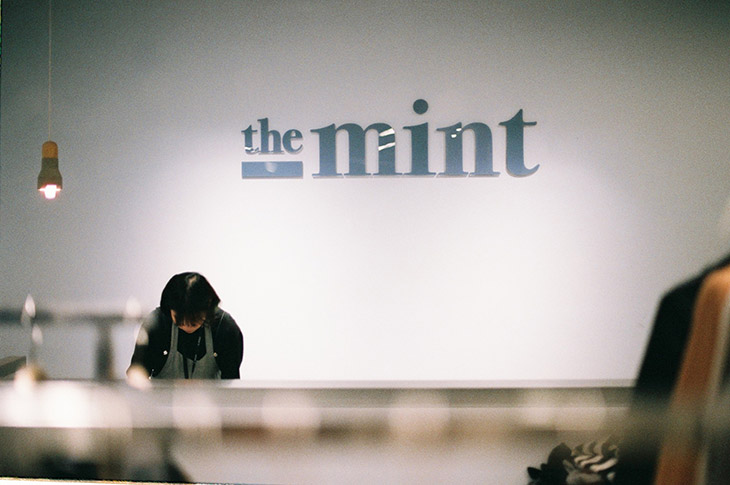 The Mint là shop bán đồ vintage, secondhand xuất xứ Hàn, Nhật, Mỹ