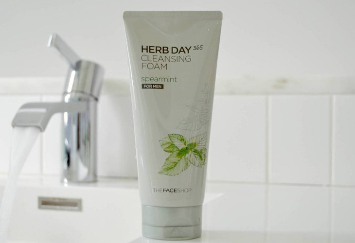 Sửa rửa mặt hương bạc hà cho nam giới của Herb Day
