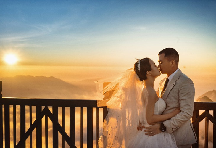 Bức hình cưới được chụp trên đỉnh Phanxipang vô cùng ấn tượng