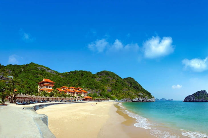 Bãi biển Đồ Sơn là đại điểm du lịch nổi tiếng ở Hải Phòng