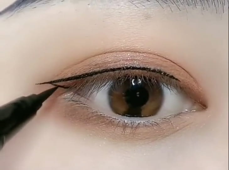 5 cách vẽ eyeliner phù hợp từng hoàn cảnh giúp nàng xinh đẹp không góc chết