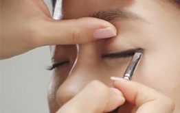 Hướng Dẫn Cách Kẻ Eyeliner Cho Mắt Sụp Mí Đơn Giản Nhất