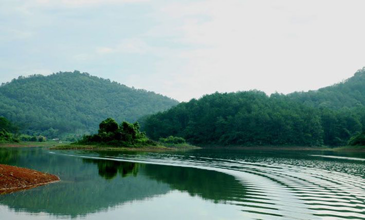 Những địa điểm chụp ảnh đẹp ở Bắc Giang - Hồ Khuôn Thần