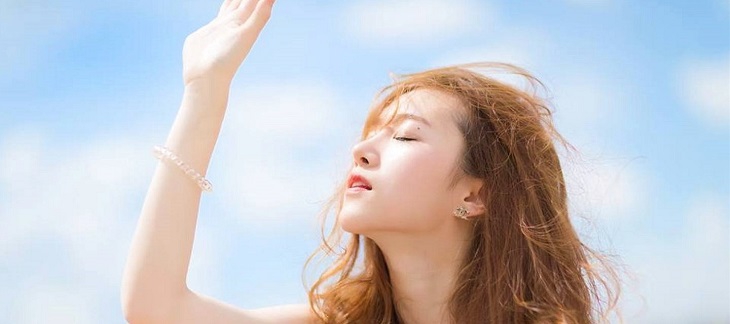 Kem chống nắng vật lý có tác dụng phản xạ lại tia UV từ bề mặt da