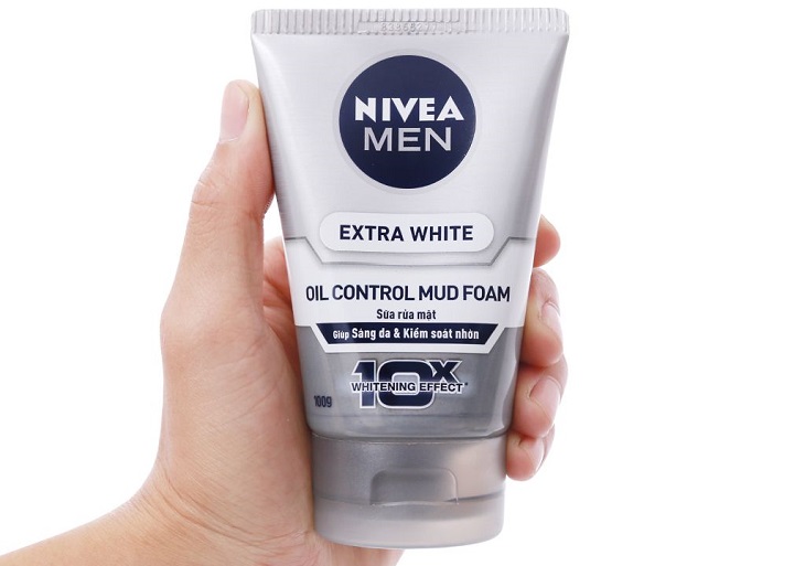 Nivea Men Extra White Oil Control Mud Foam