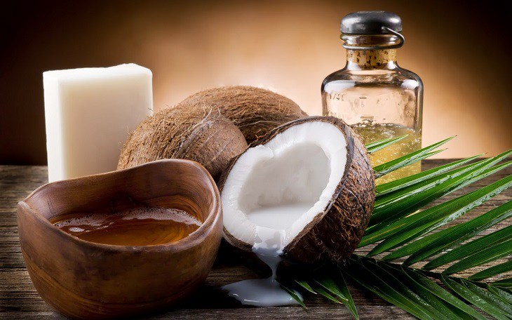 Dầu dừa là nguyên liệu có chứa nhiều dưỡng chất tốt cho làn da