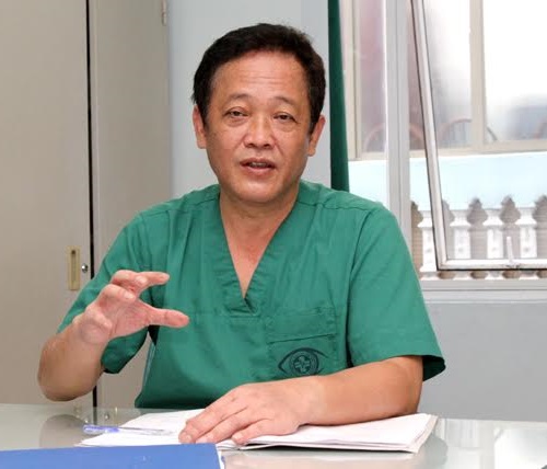 Giáo sư đã đào tạo cho nhiều thế hệ bác sĩ phẫu thuật tại Việt Nam