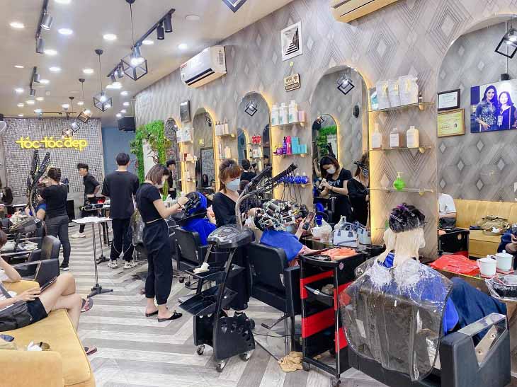Salon Tóc Tóc Đẹp được rất đông khách hàng ghé đến mỗi ngày