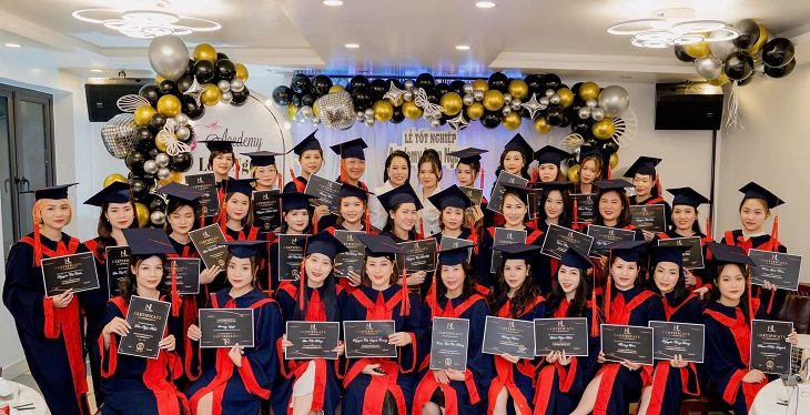 Buổi lễ tốt nghiệp của 1 lớp học viên tại Nail Loan Nguyễn
