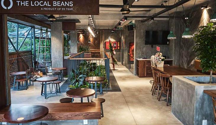 Quán cafe mở dịp tết The Local Beans có không gian rộng rãi