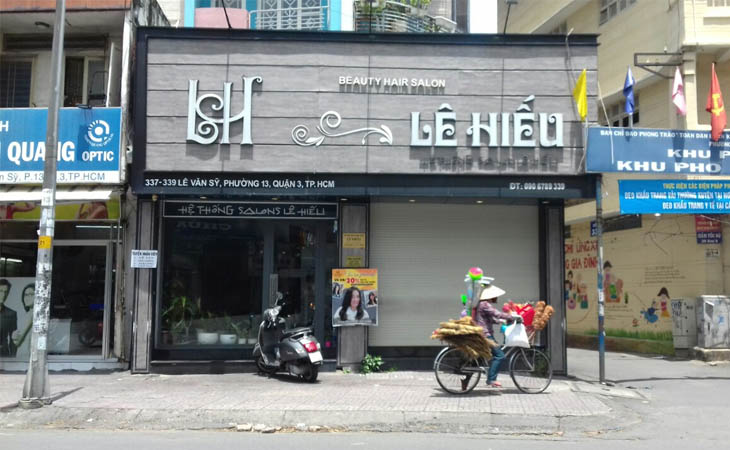 Salon Lê Hiếu nằm trên con phố Lê Văn Sỹ