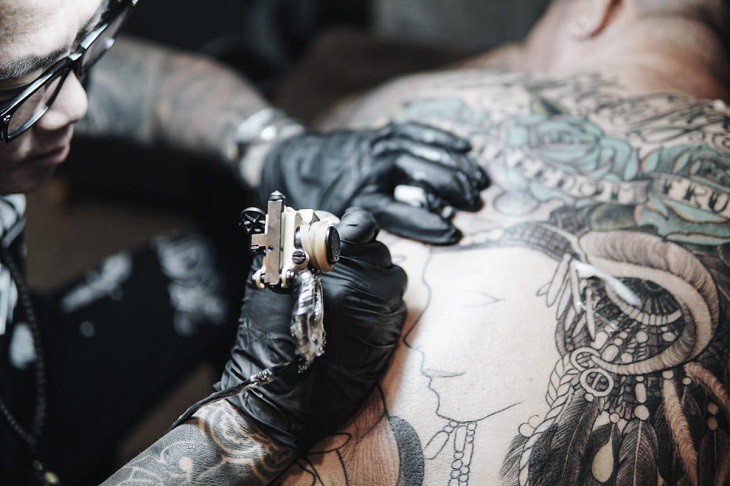 Leo Nghia Tattoo sử dụng kim xăm, mực xăm chất lượng 