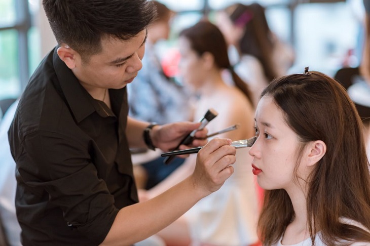 Makeup Jony Van - Học makeup tại Thủ Dầu Một - Bình Dương