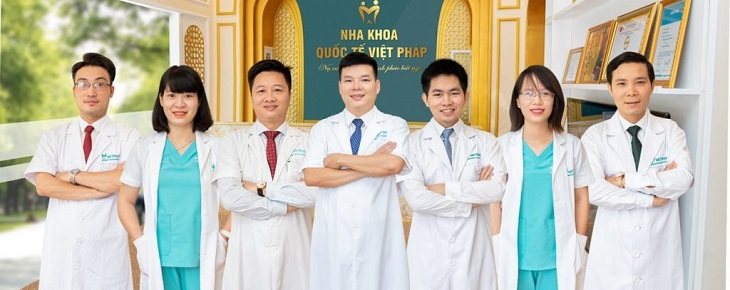 Đội ngũ bác sĩ tại nha khoa Việt Pháp