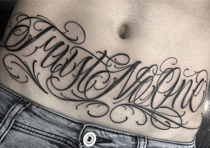 Tattoo cực đẹp hình chữ dành cho nam ở bụng