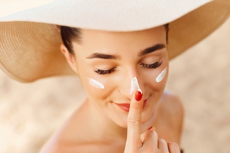 Cần chống nắng kỹ khi điều trị nám da bằng các loại mặt nạ tự nhiên tại nhà
