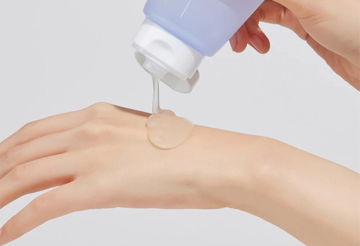 Sữa rửa mặt dành cho da khô dạng gel được chuyên gia khuyên dùng