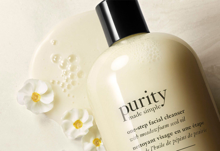 Purity Made Simple One-Step Facial Cleanser kết cấu tựa như một loại kem dưỡng ẩm