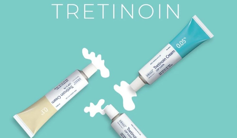 Tretinoin cũng là một dẫn xuất của Vitamin A có khả năng trị mụn