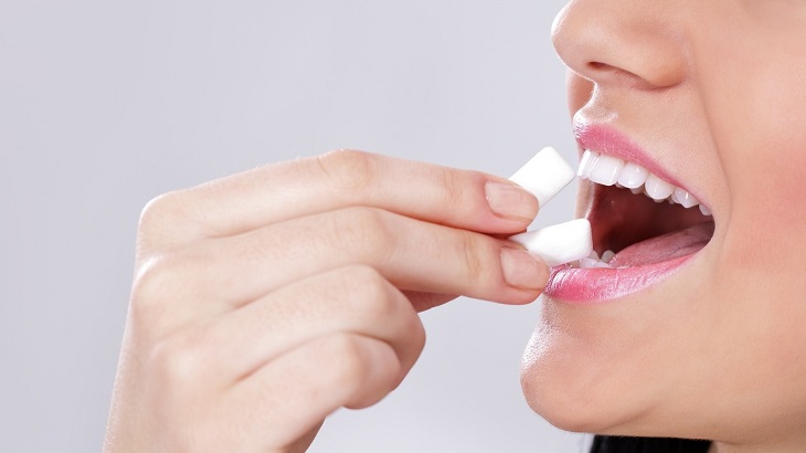 Nhai kẹo cao su là một biện pháp ức chế cơn thèm ăn một cách hiệu quả